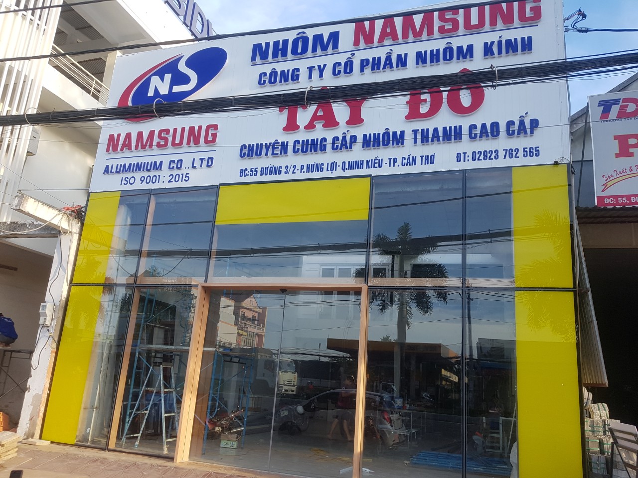 CHUỖI BẢNG HIỆU ĐẠI LÝ CÔNG TY NHÔM NAM SUNG